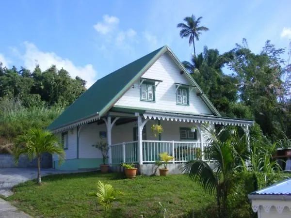 Bungalow Emeraude, F3 Avec Piscine A Sainte Luce Sainte-Luce